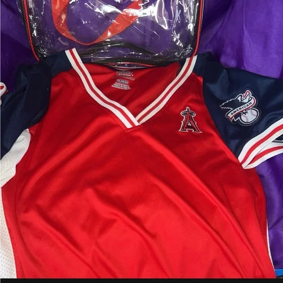 Angels baseball jersey women’s comes with bag - Picture 2 of 3